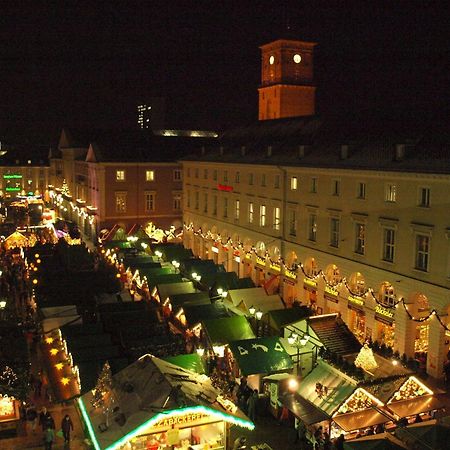 Hotel Am Markt Karlsruhe Esterno foto