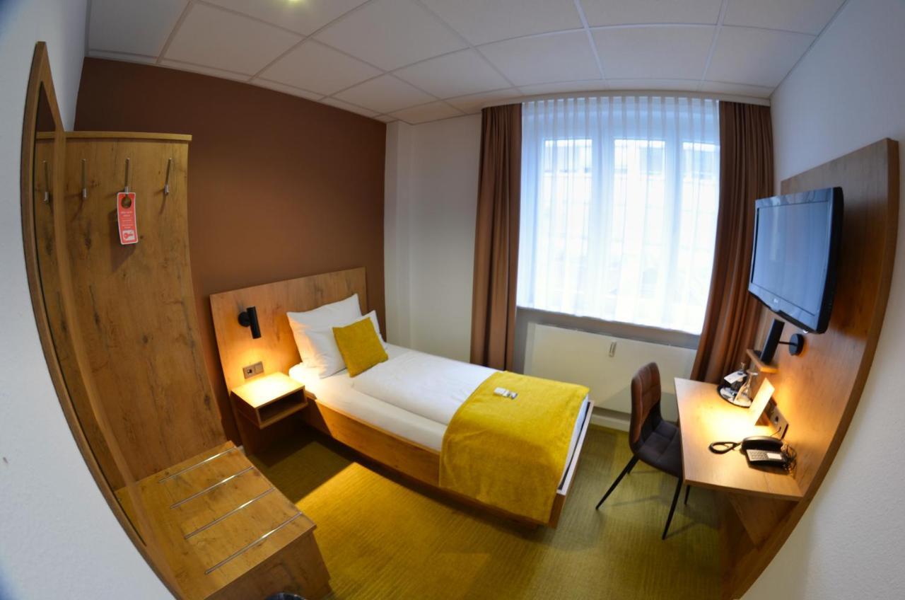 Hotel Am Markt Karlsruhe Esterno foto