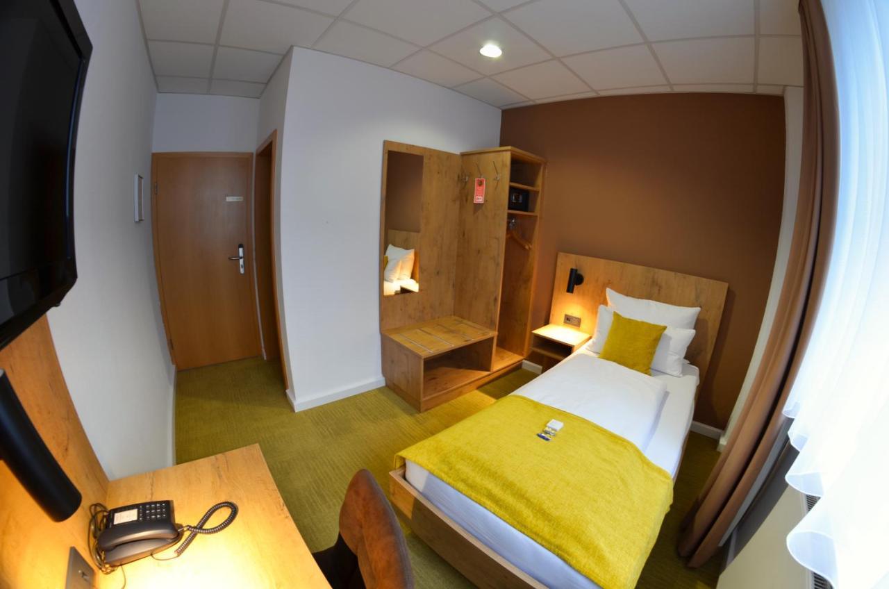 Hotel Am Markt Karlsruhe Esterno foto