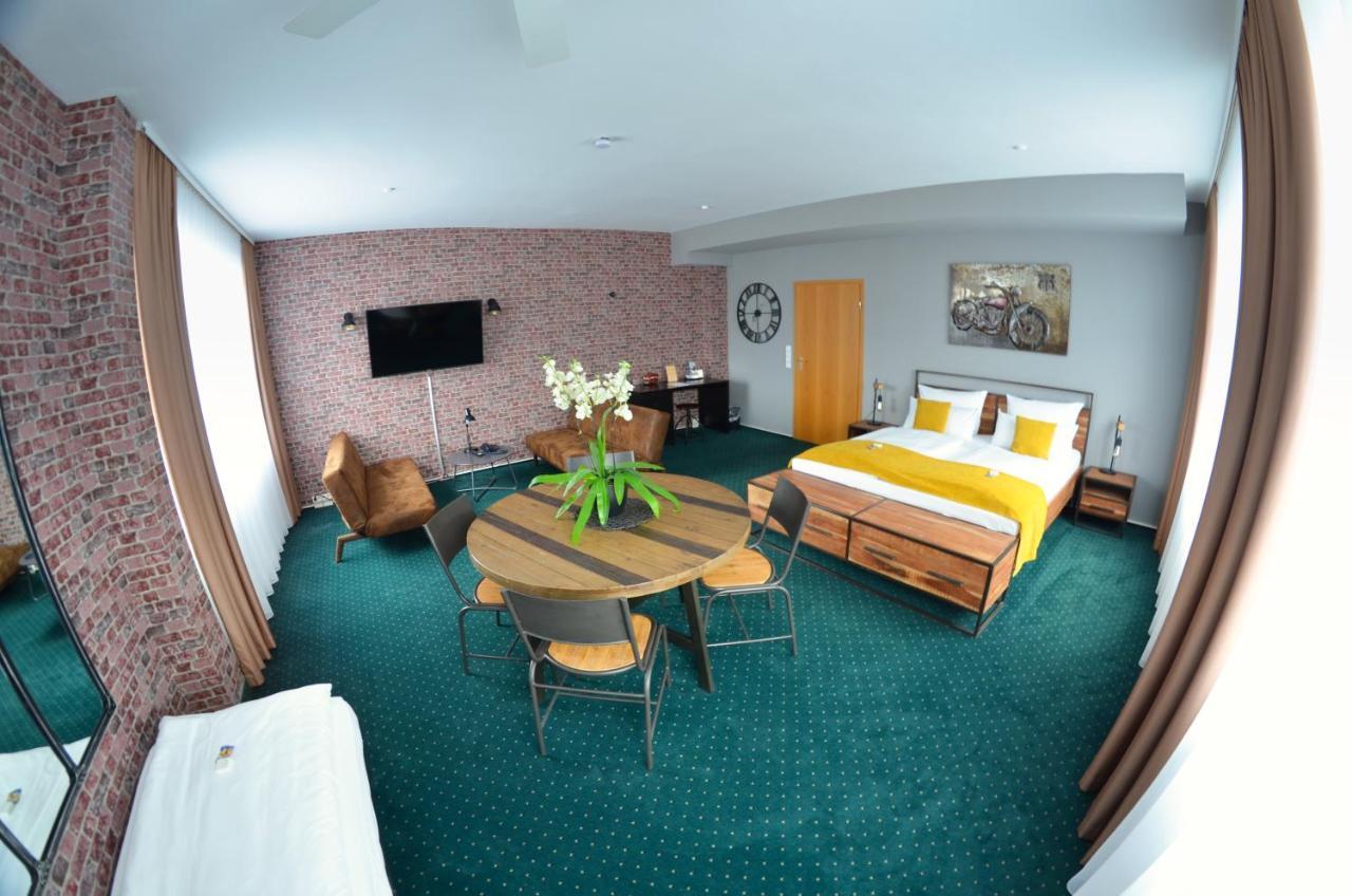 Hotel Am Markt Karlsruhe Esterno foto