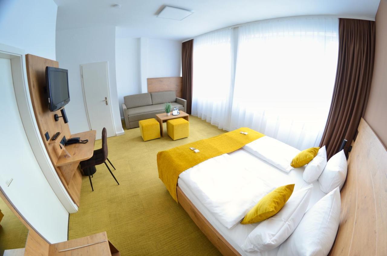 Hotel Am Markt Karlsruhe Esterno foto