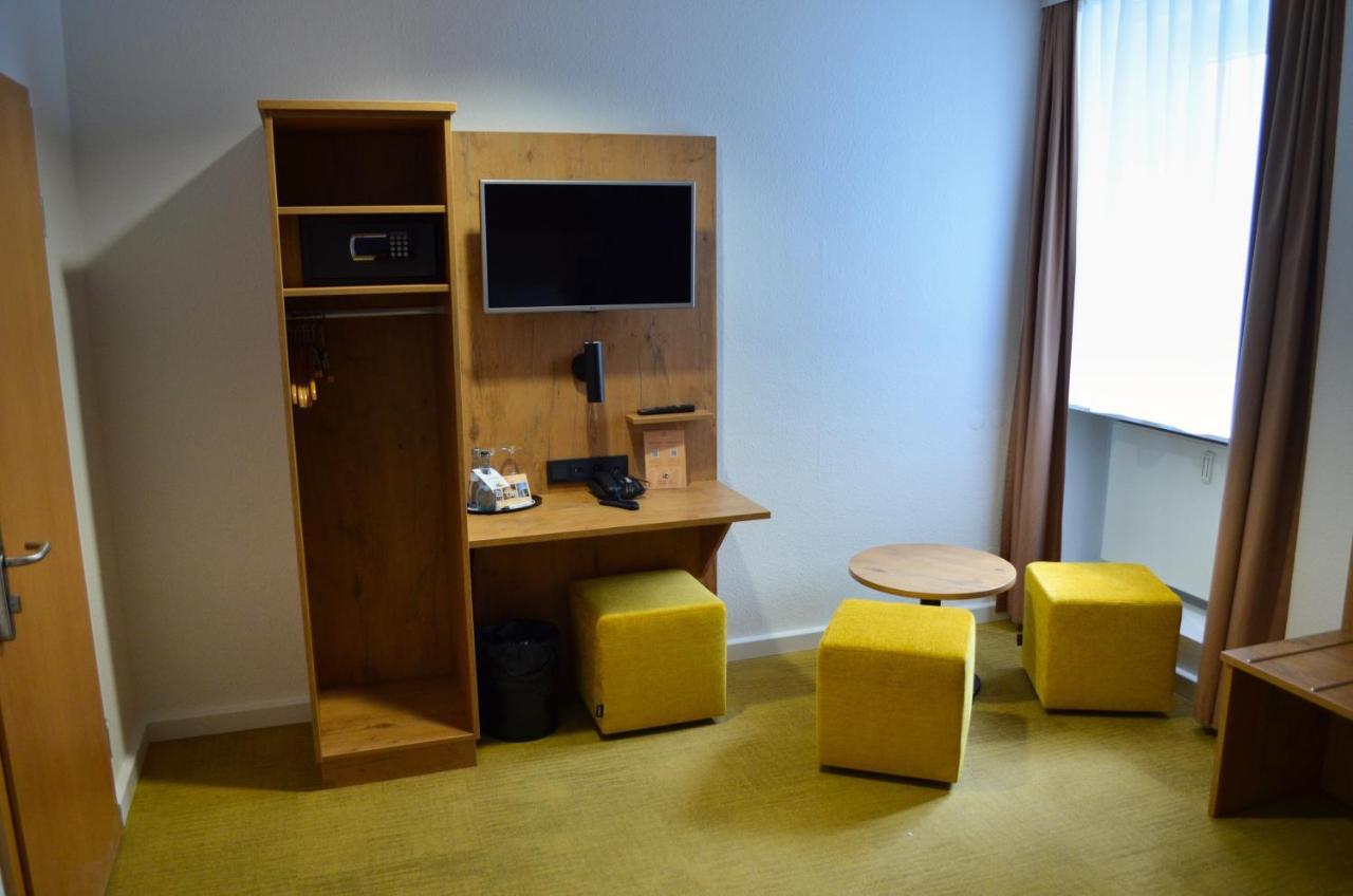Hotel Am Markt Karlsruhe Esterno foto