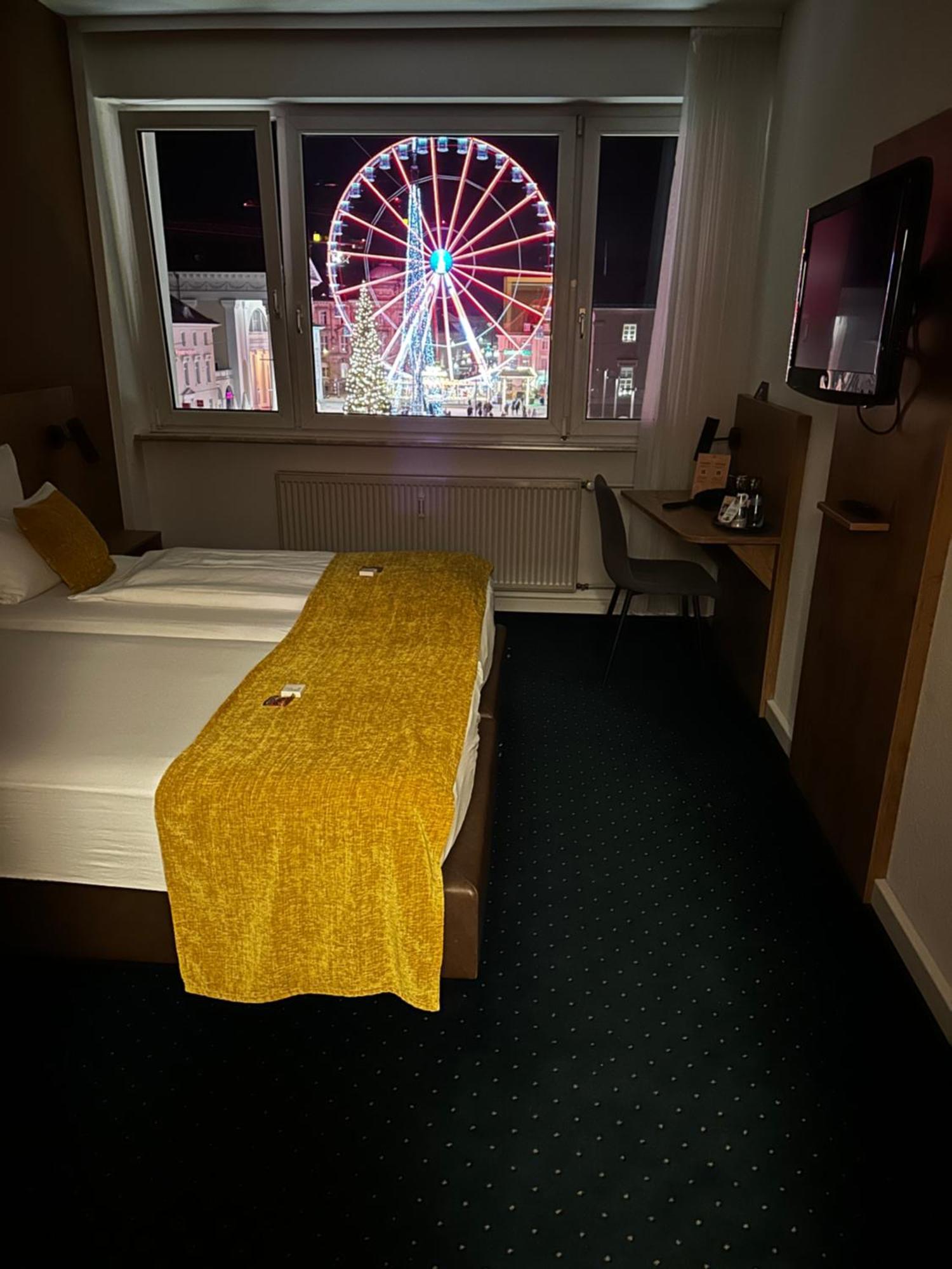 Hotel Am Markt Karlsruhe Esterno foto