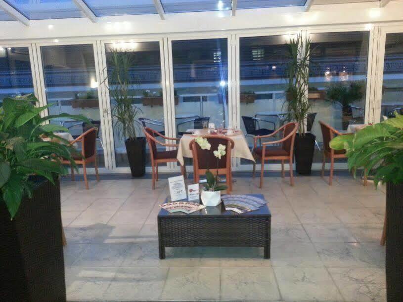 Hotel Am Markt Karlsruhe Esterno foto